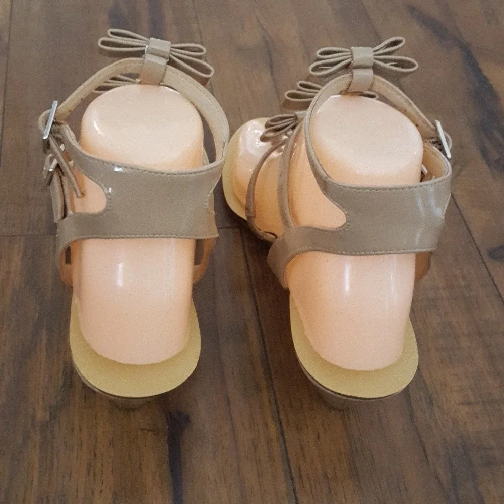 INC International Concepts Taupe Patent Bow Gladiator Wedge Sandals Womens 7.5M